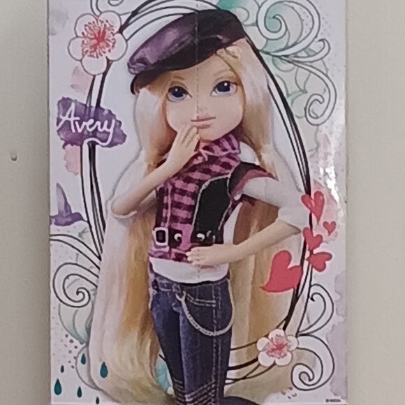 Moxie Girlz AVERY ~ FIRST EDITION 2009 ~ New in Box - Picture 3 of 3